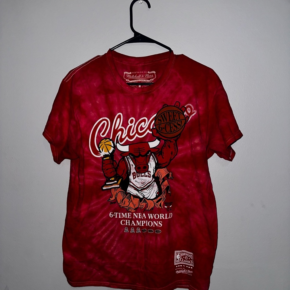 Mitchell & Ness Bulls hardwood classic tee